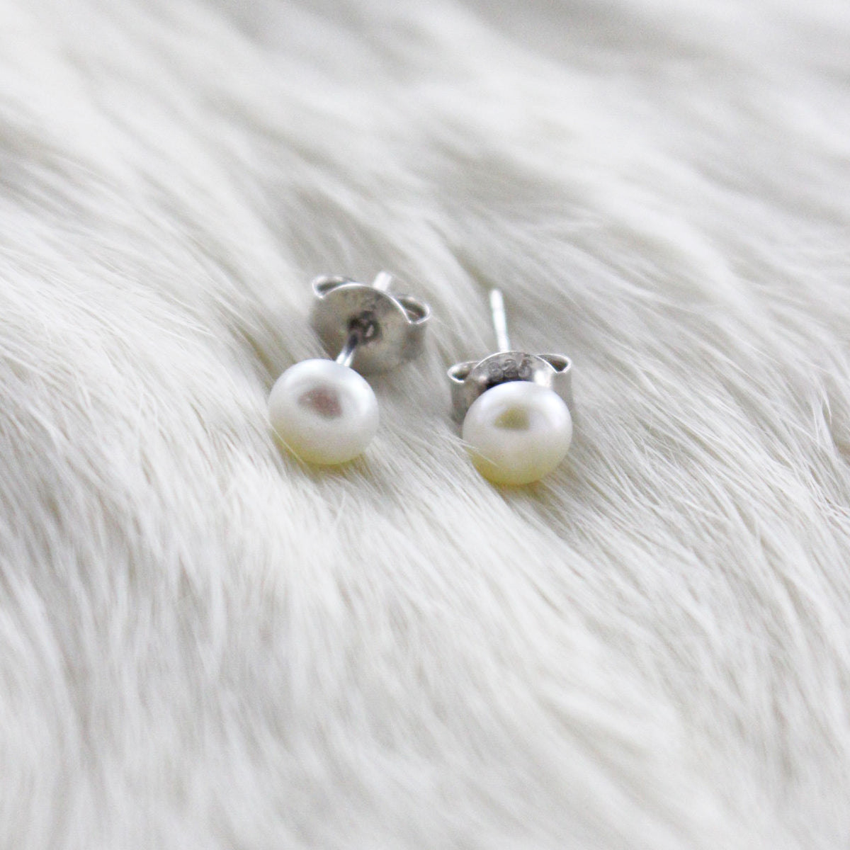Pendiente perla natural 5mm