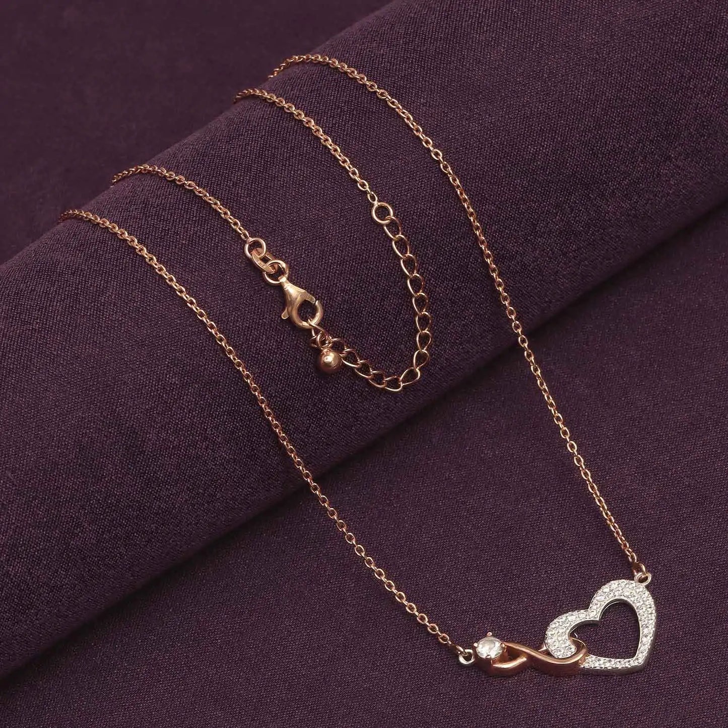 Collar con colgante de corazón de circonita