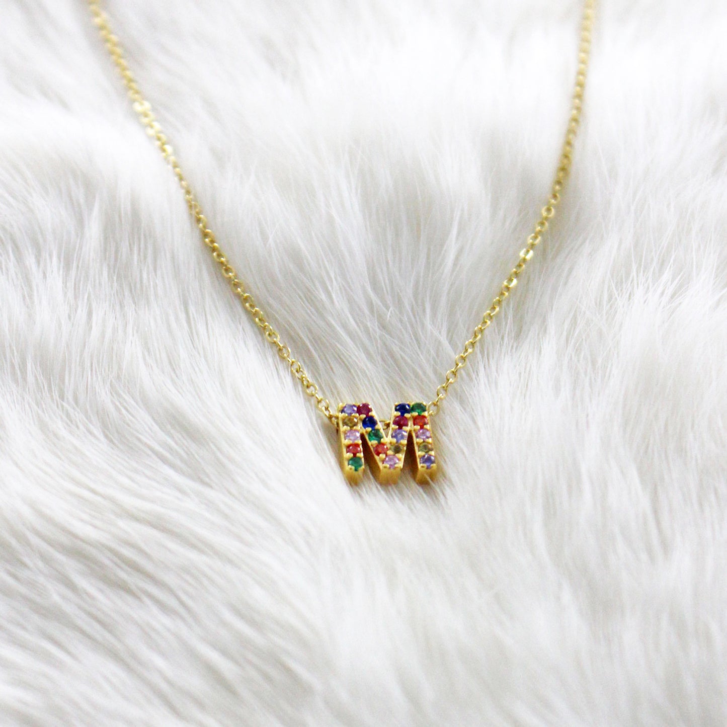 Collar de Plata de Ley con inicial circonitas Letra M