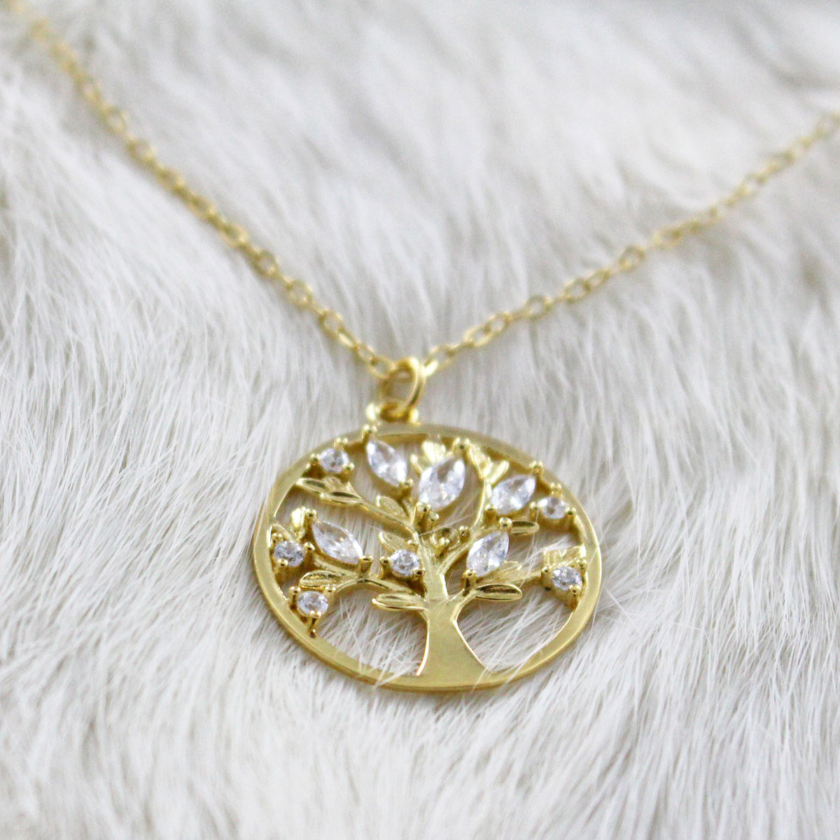 Collar árbol de la vida con circonitas baño en oro