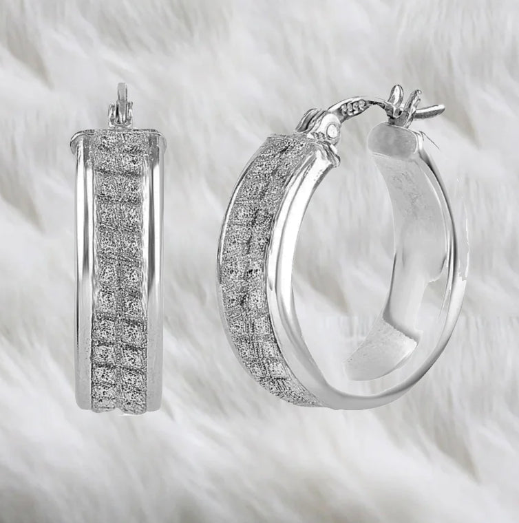 Pendientes de Aro Anchos de Plata con Textura Diamantada