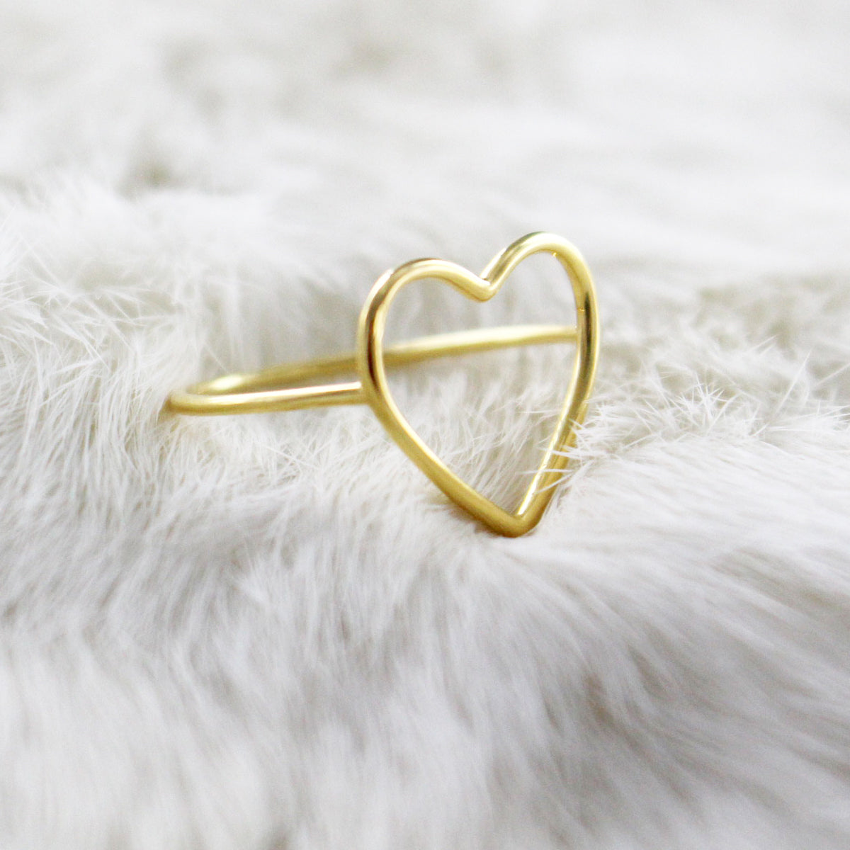 Sortija corazón calado baño en oro
