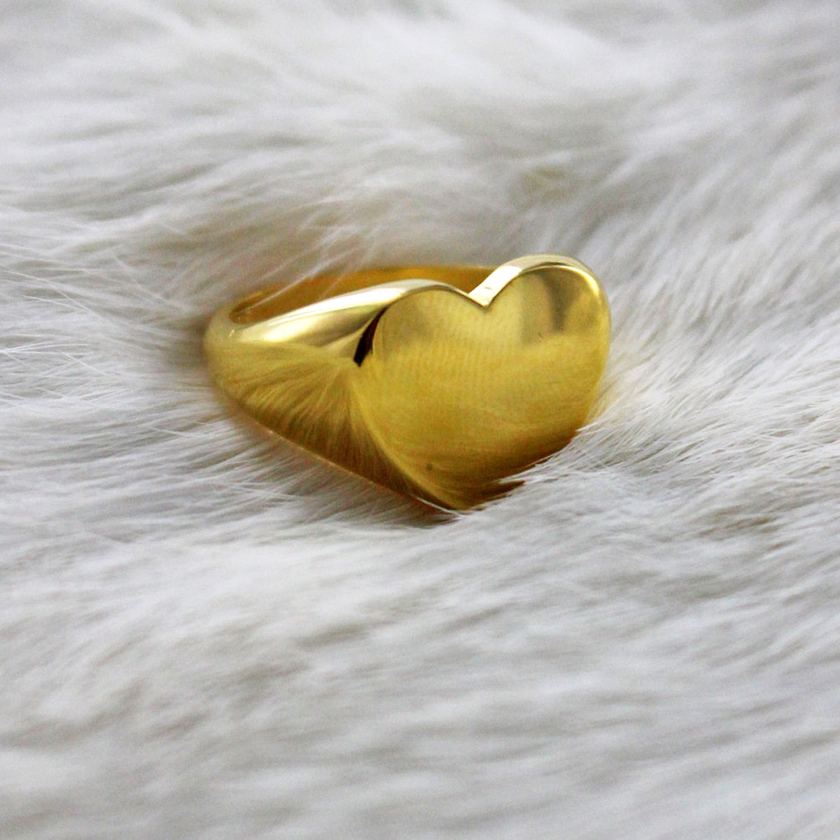 Sortija corazón baño oro