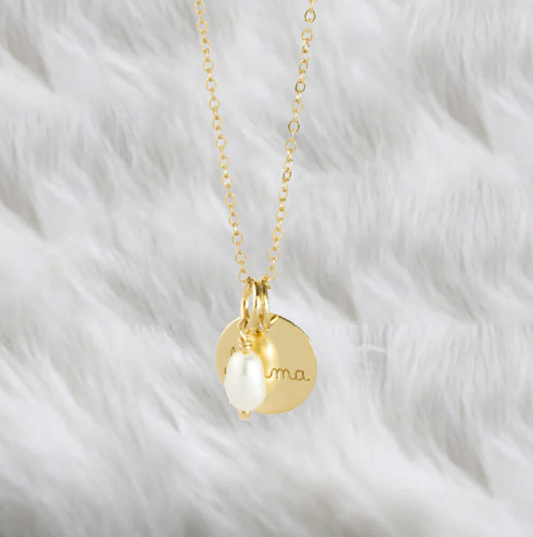 Collar Dije "Mama" y Perla Barroca de Baño de Oro