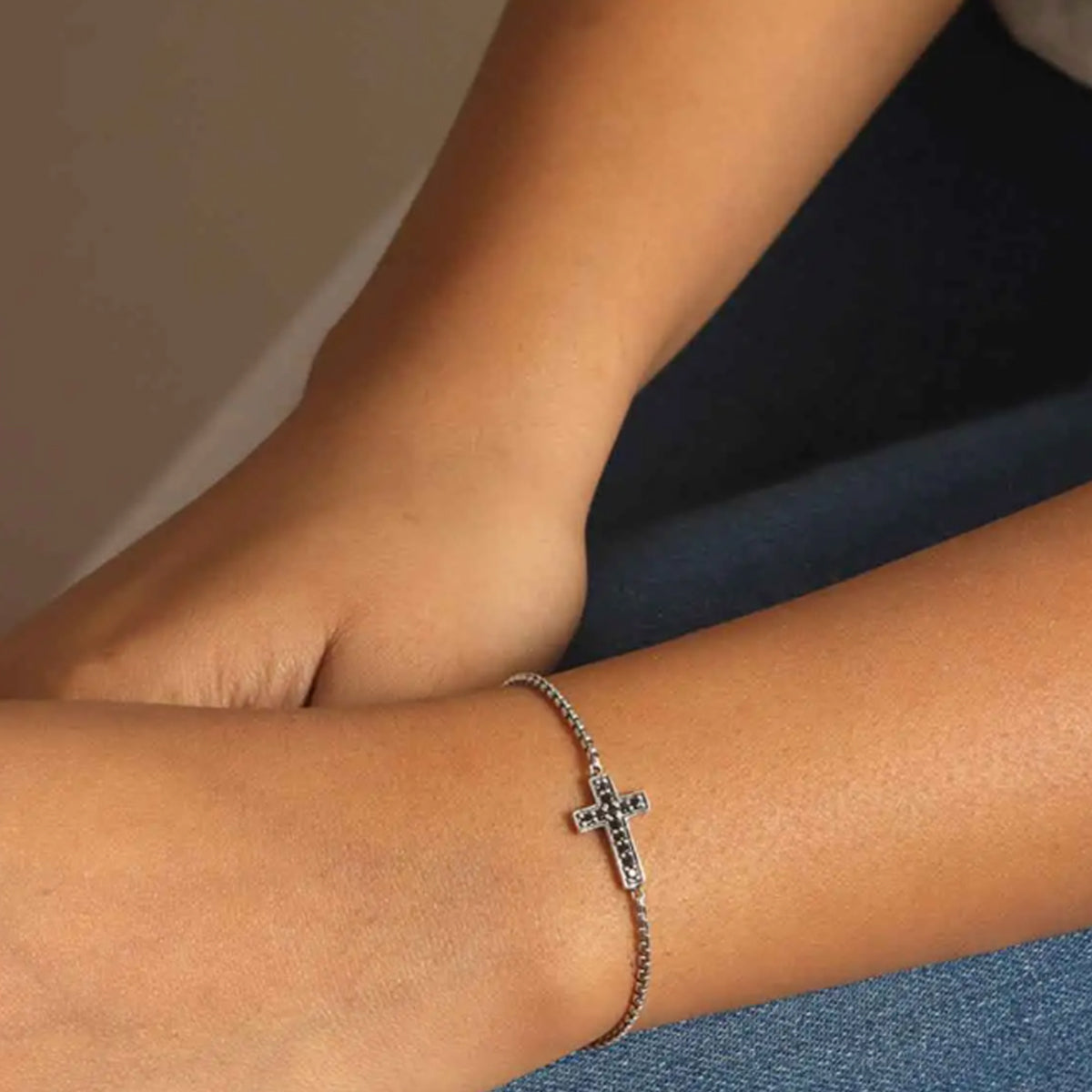 Pulsera de cruz
