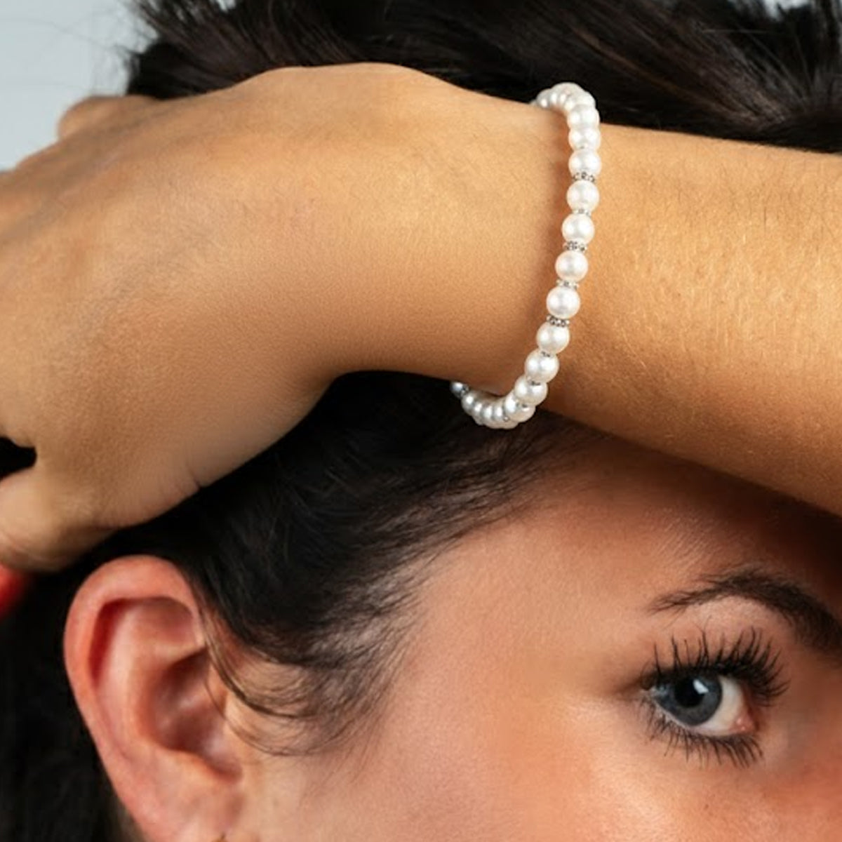 Pulsera de perlas con circonitas