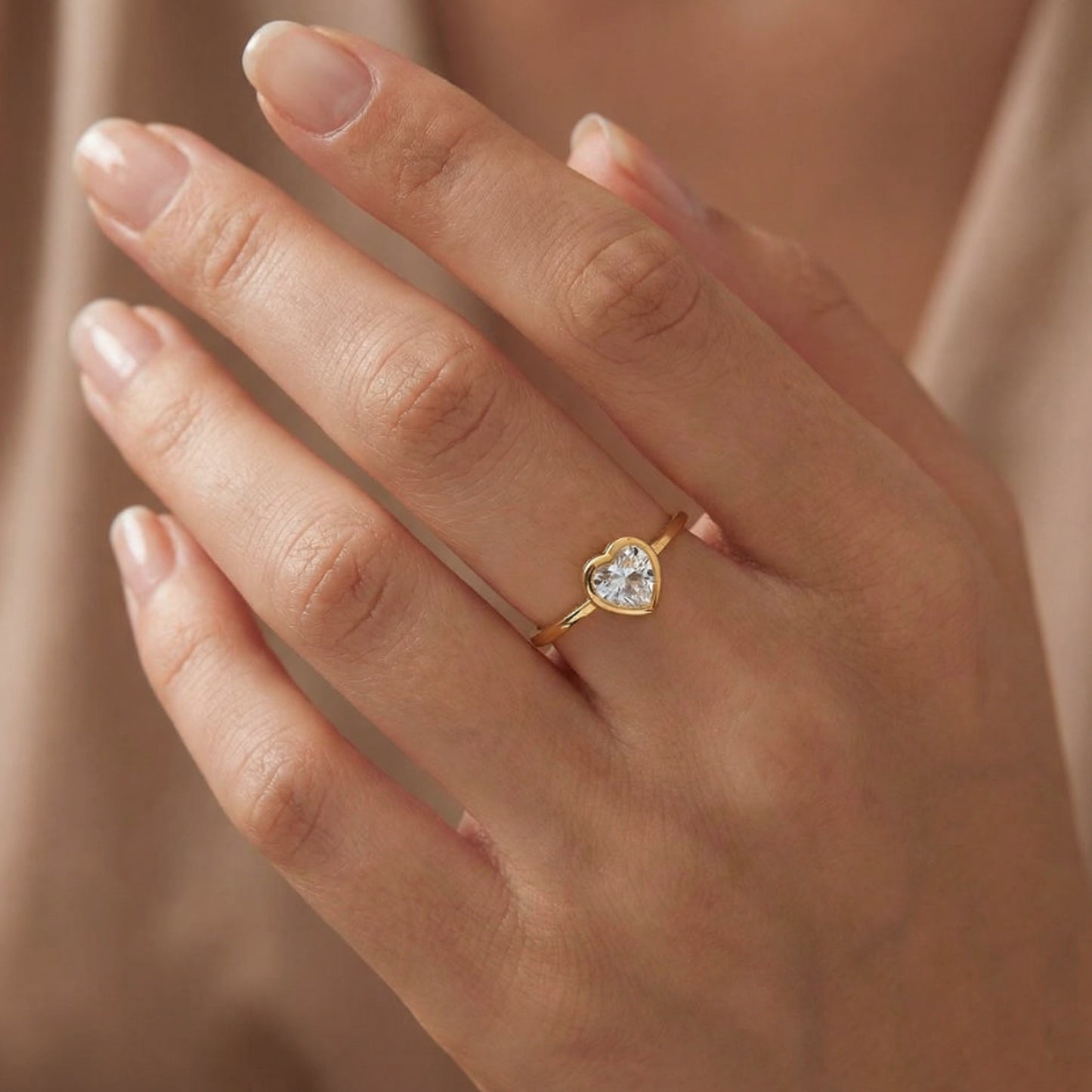 Anillo Corazón con Circonita Baño Oro Plata 925 – Joyas 24/7 | Minimalismo con Carácter