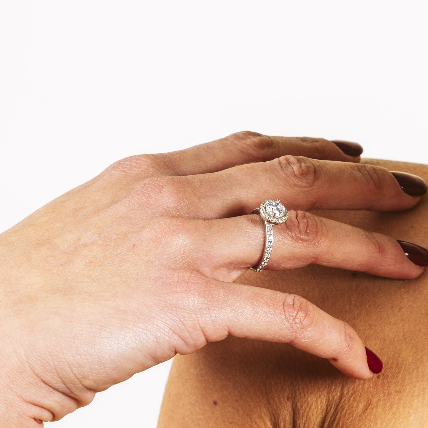Sortija Estrella Eterna con Halo Plata 925 – Joyas 24/7 | Minimalismo con Carácter