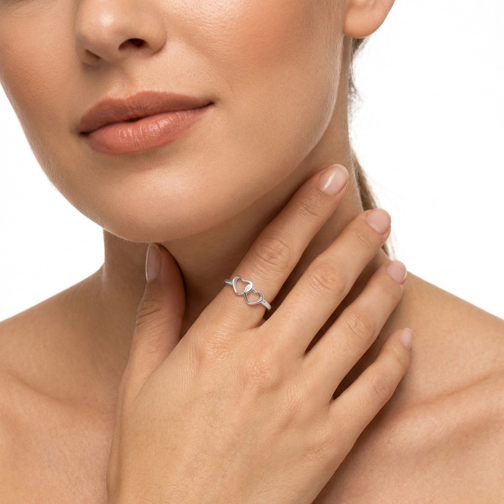 Sortija Doble Corazón Plata 925 – Joyas 24/7 | Minimalismo con Carácter