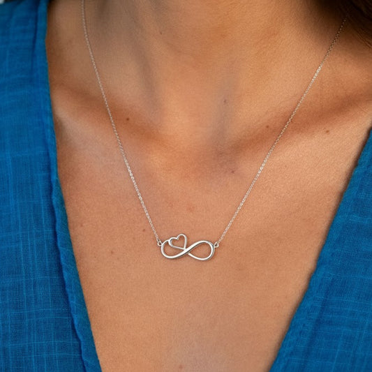 Collar Corazón Infinito Plata 925 – Joyas 24/7 | Minimalismo con Carácter