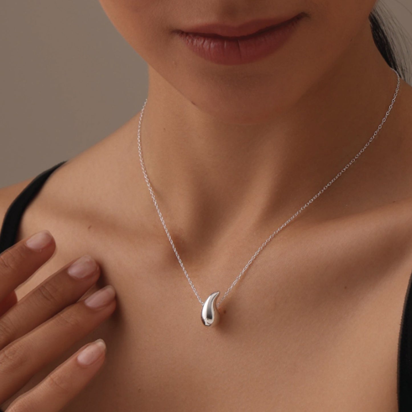 Collar Lágrima de Plata de Ley