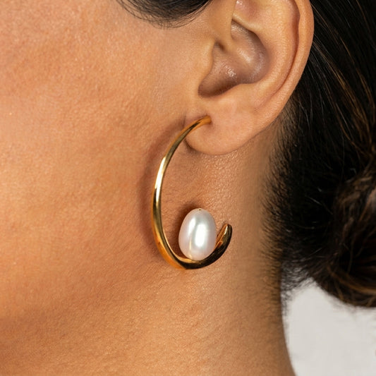 Pendientes Media Luna con Perla Plata 925 Baño Oro – Joyas 24/7 | Elegancia atemporal