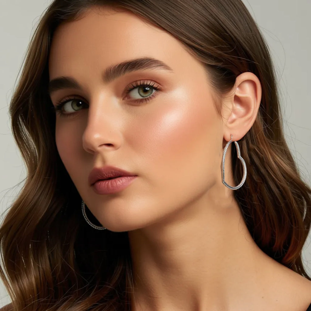 Pendientes Corazón de Luz Plata 925 con Circonitas – Joyas 24/7 | Joyas para el día a día