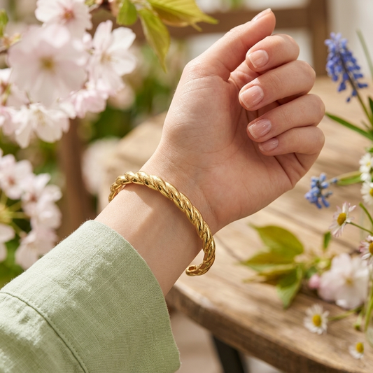 Brazalete Abierto Trenzado Baño Oro – Joyas 24/7 | Plata de Ley 925
