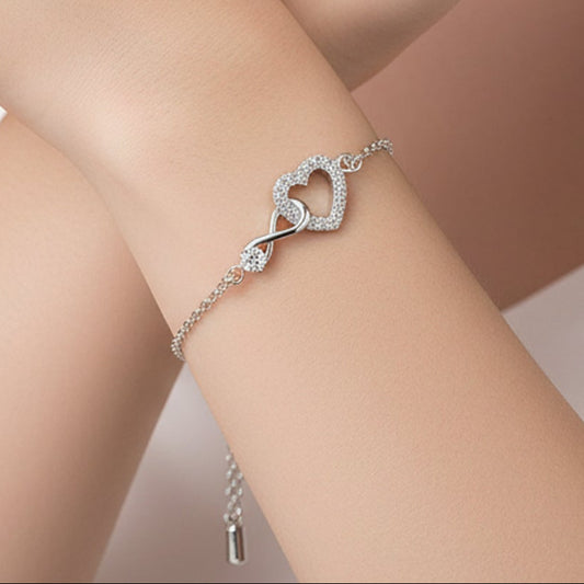 Pulsera Corazón Infinito con Circonita Plata 925 – Joyas 24/7 | Minimalismo con Carácter