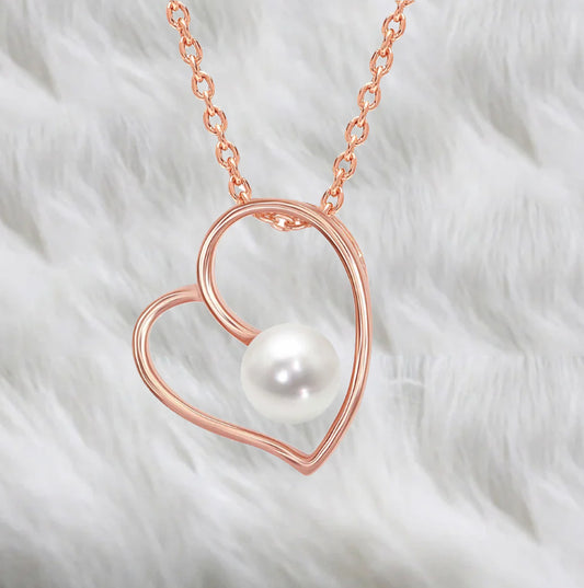 Collar con colgante de cadena con corazón y perla