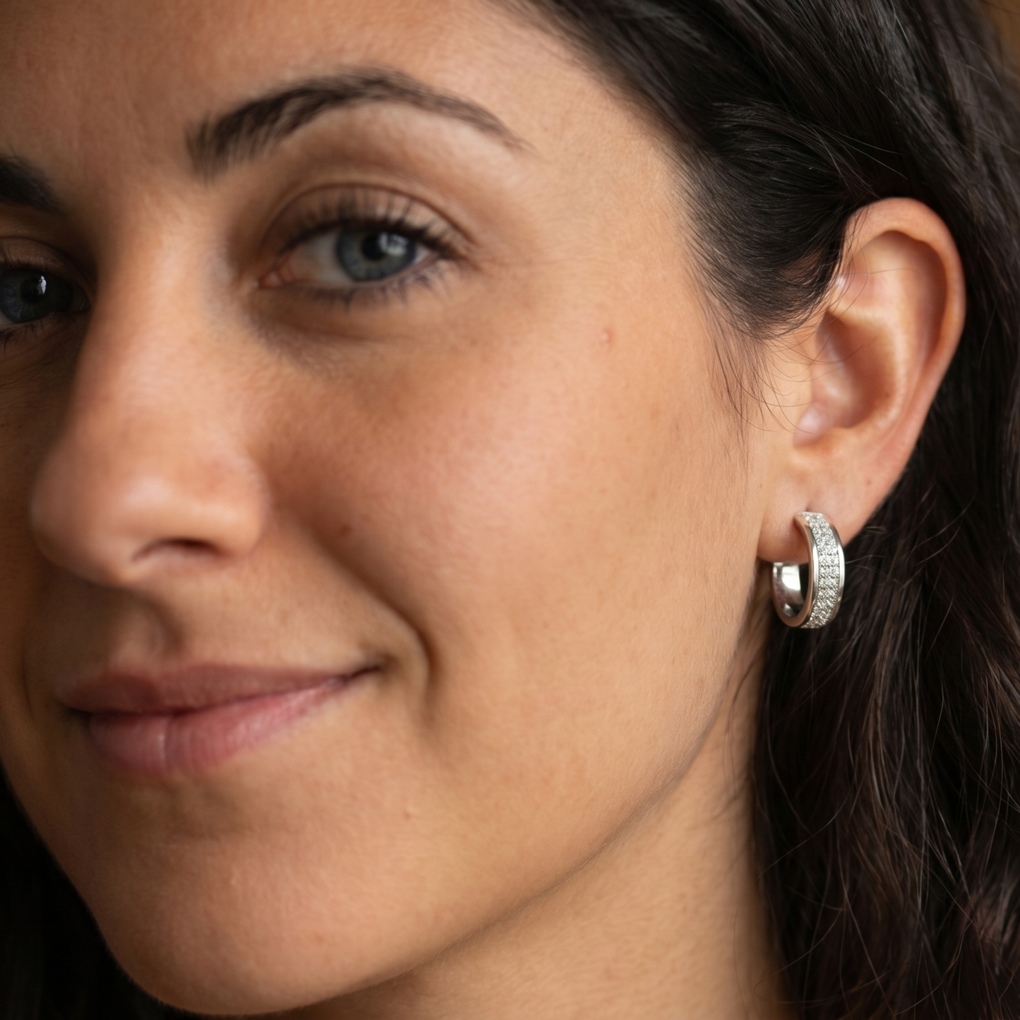 Pendientes Aro Ancho Plata 925 Textura Diamantada – Joyas 24/7 | Joyas para el día a día
