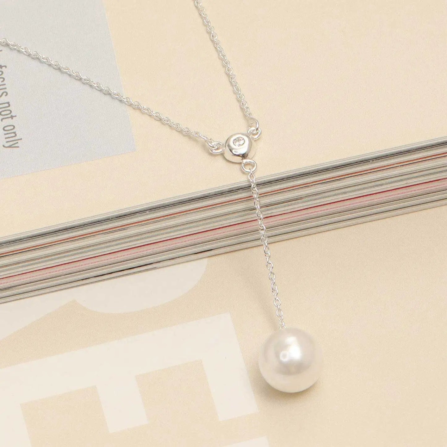 Collar de perlas en forma de Y