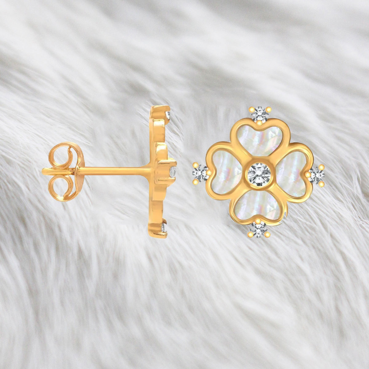 Pendientes de flor de trébol con circonitas baño oro