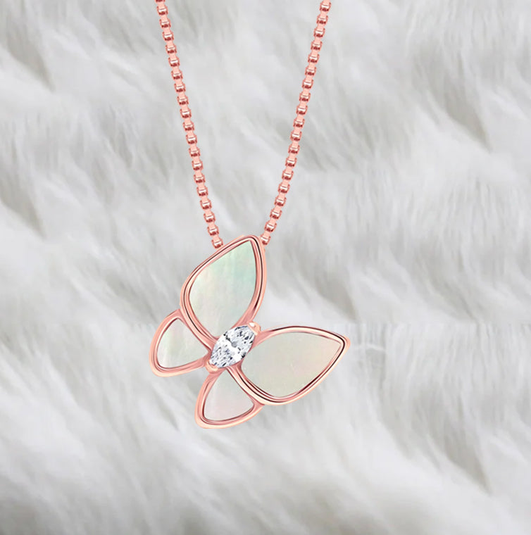 Collar con colgante mariposa baño oro rosa